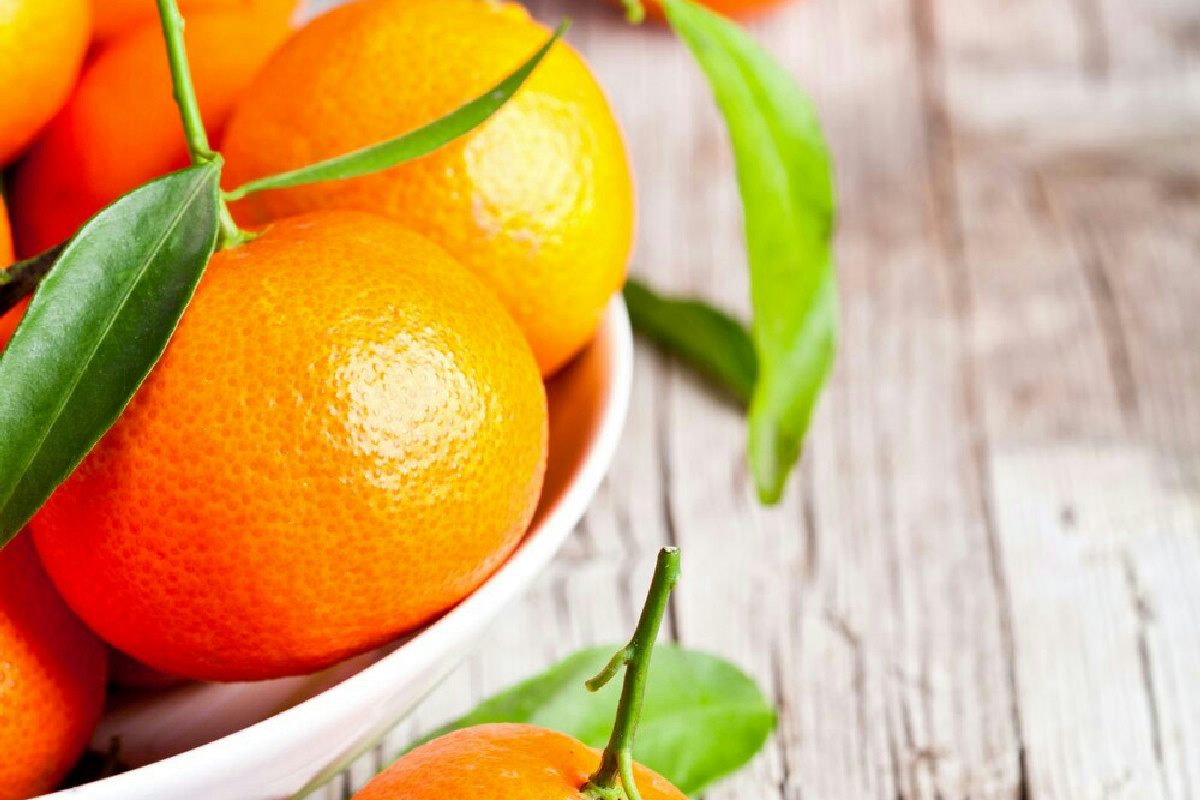 1️⃣ Arance in eccesso a Natale: profumare i cassetti per giorni con un trucco semplice ed efficace