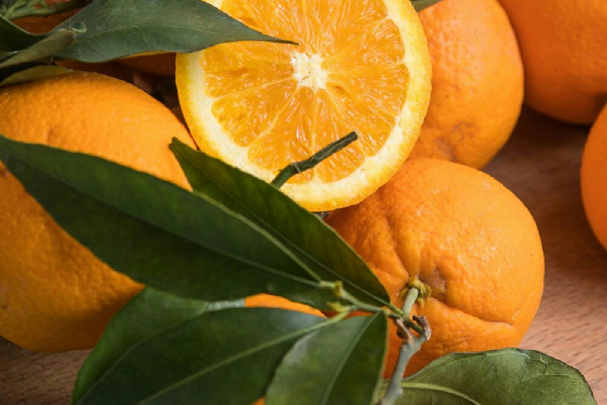 1️⃣ Arance in eccesso a Natale: profumare i cassetti per giorni con un trucco semplice ed efficace