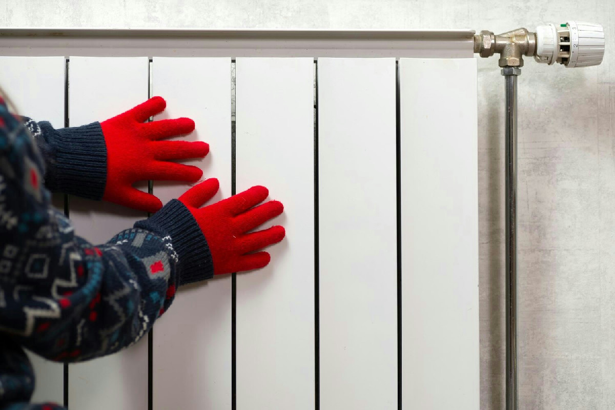 Cosa succede ai caloriferi senza questa pulizia: stai perdendo il 20% del calore in casa