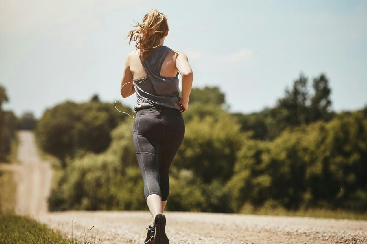 Dopo i 50 anni: camminata o corsa per migliorare salute e vitalità nel quotidiano