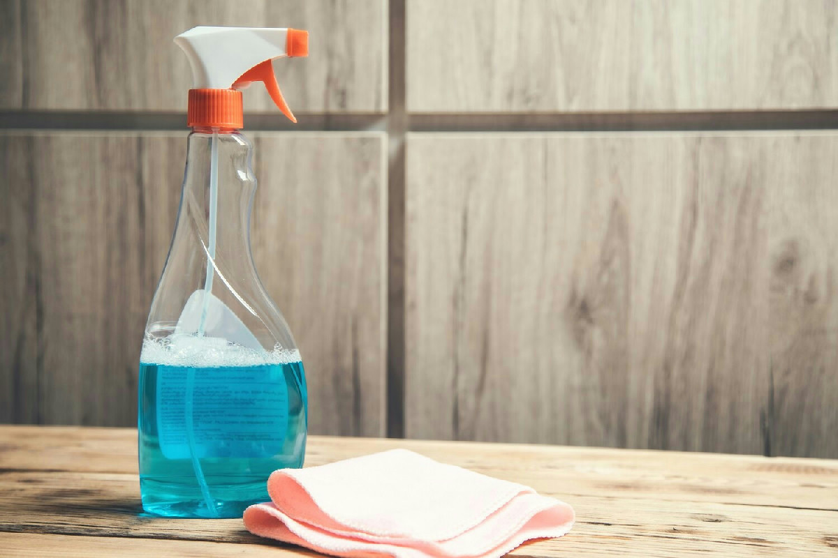 Guida completa per scegliere il detersivo perfetto che protegge ogni superficie della casa