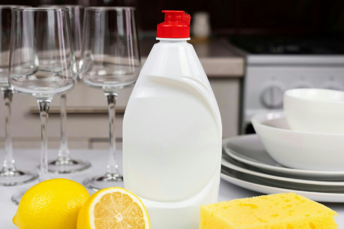 Il metodo semplice per pulire a fondo la friggitrice ad aria e farla tornare come nuova senza fatica