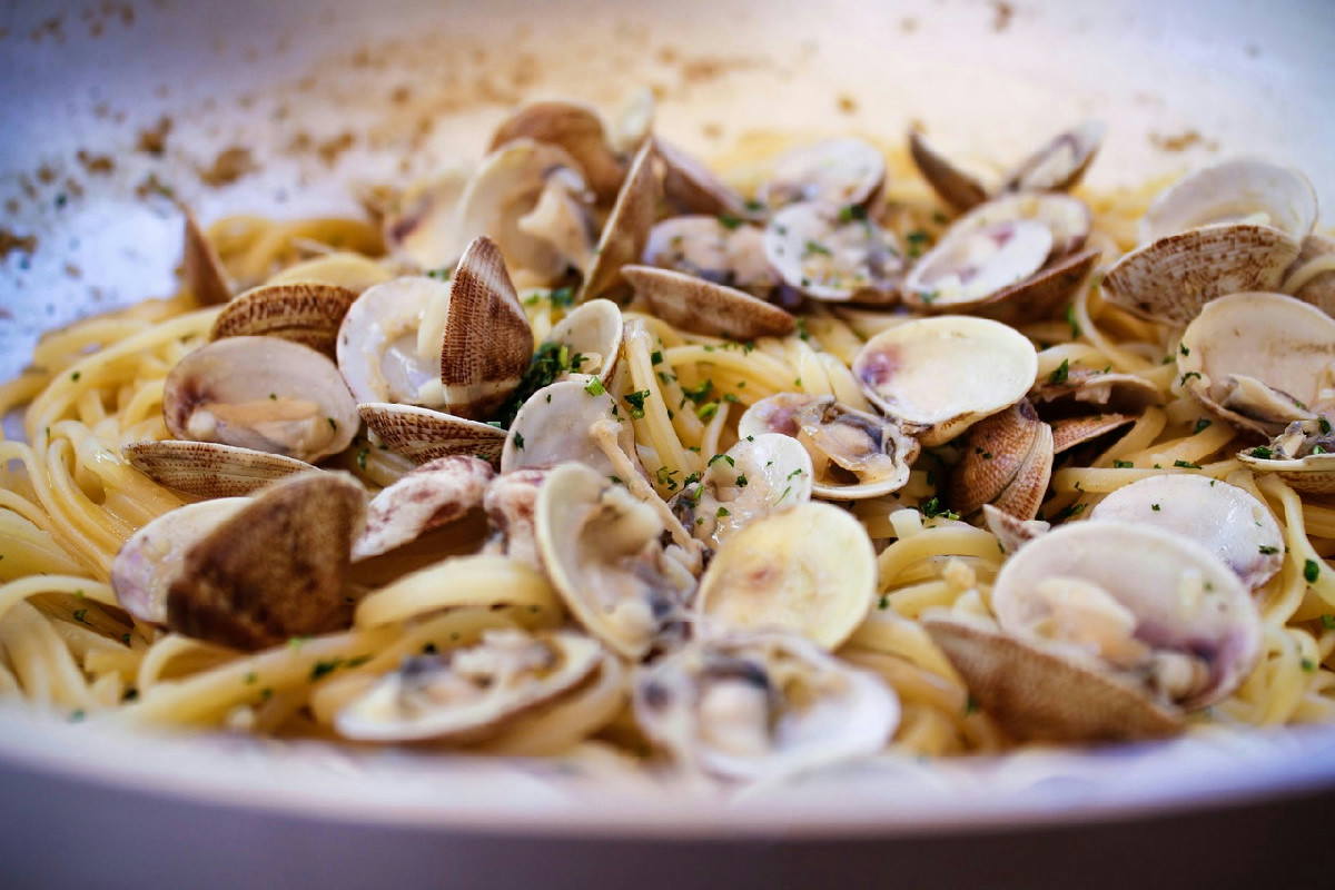 Se voglio un tocco in più per gli spaghetti alle vongole, uso questi 2 trucchi golosi per Natale