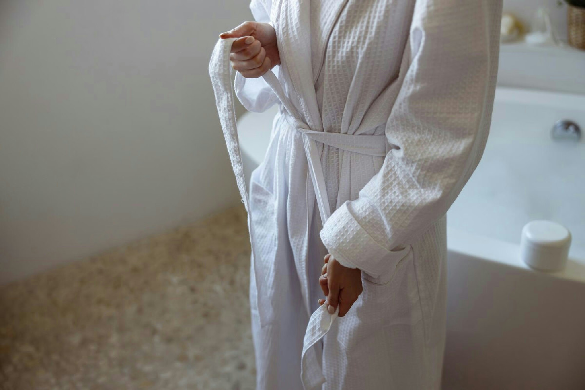 I tessuti ideali per accappatoi confortevoli e resistenti: guida pratica alla scelta sul mercato