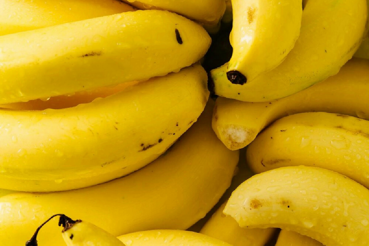Tre banane al giorno: come questo frutto influisce sul corpo e perché fa la differenza quotidiana