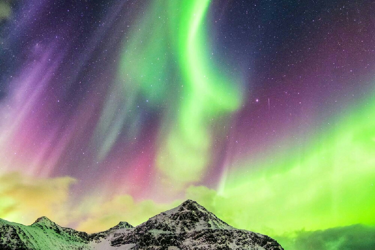 Viaggi da sogno per il 2026: i luoghi imperdibili dove ammirare le aurore boreali più spettacolari