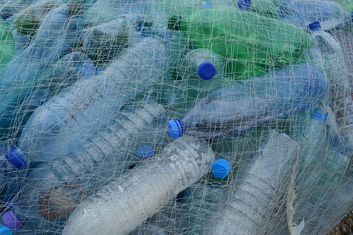 3 errori che bloccano il riciclo della plastica e rovinano la filiera in Italia