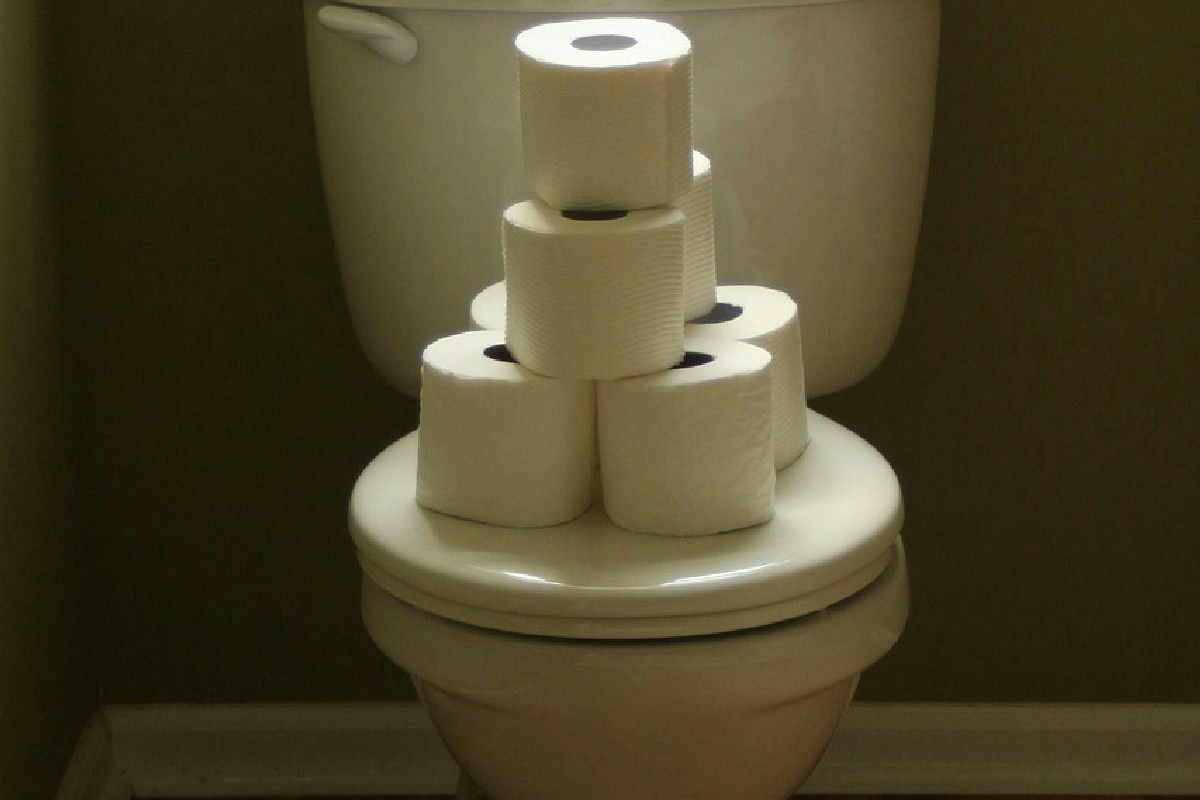 Benefici sorprendenti dell’aceto nel WC: come migliora l’igiene oltre la pulizia quotidiana