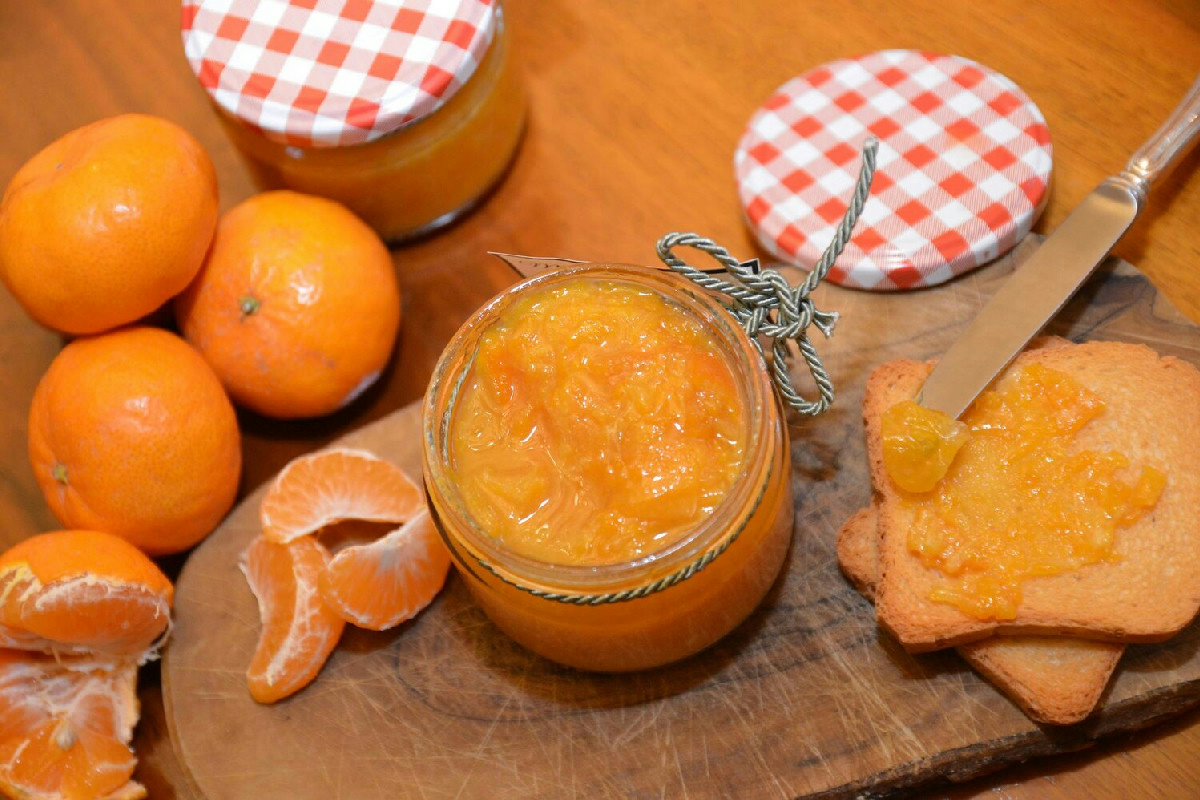 Clamoroso: marmellata di mandarino fatta in casa con ingredienti semplici e sapore intenso