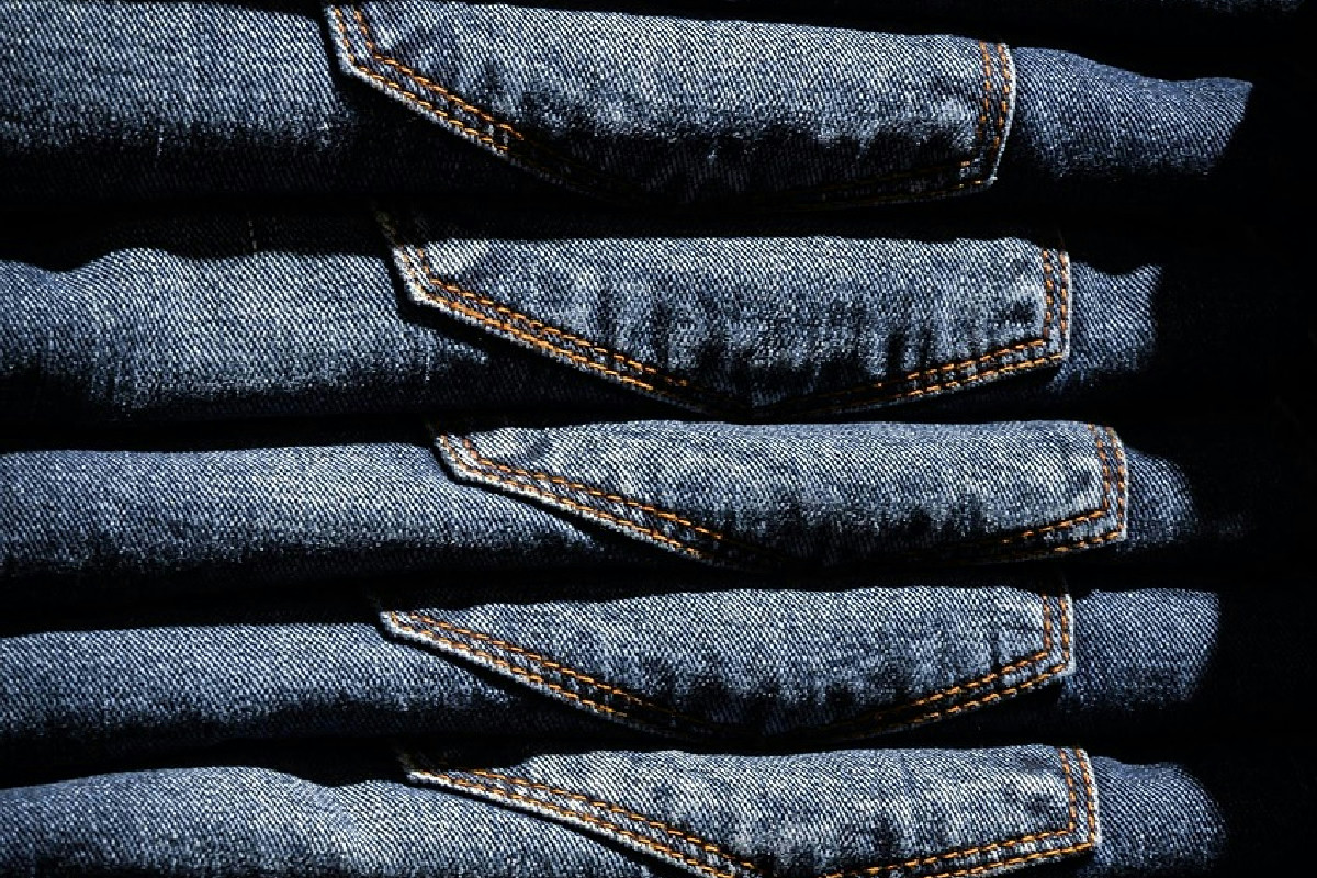 Gli errori più frequenti con i jeans che rovinano stile e comfort: cosa evitare sempre