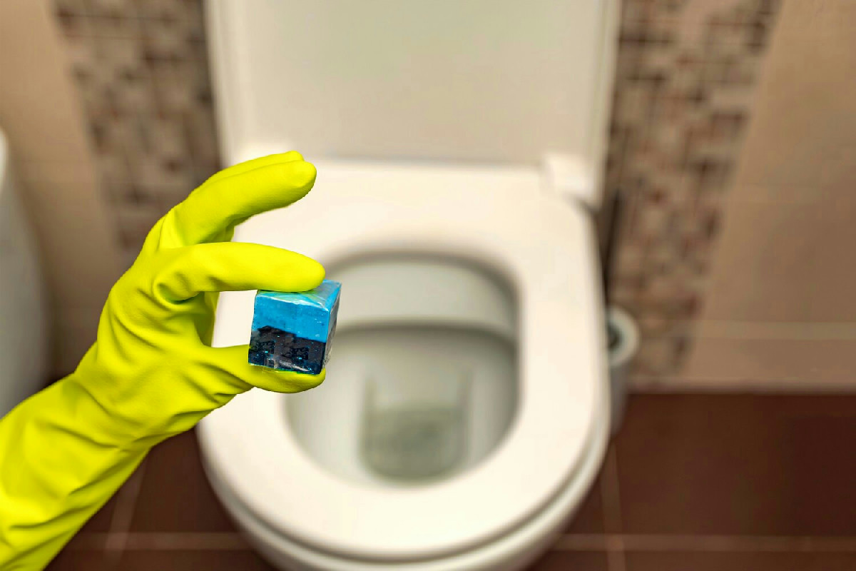 Scopri perché versare l’aceto nel WC è consigliato oltre la semplice pulizia quotidiana