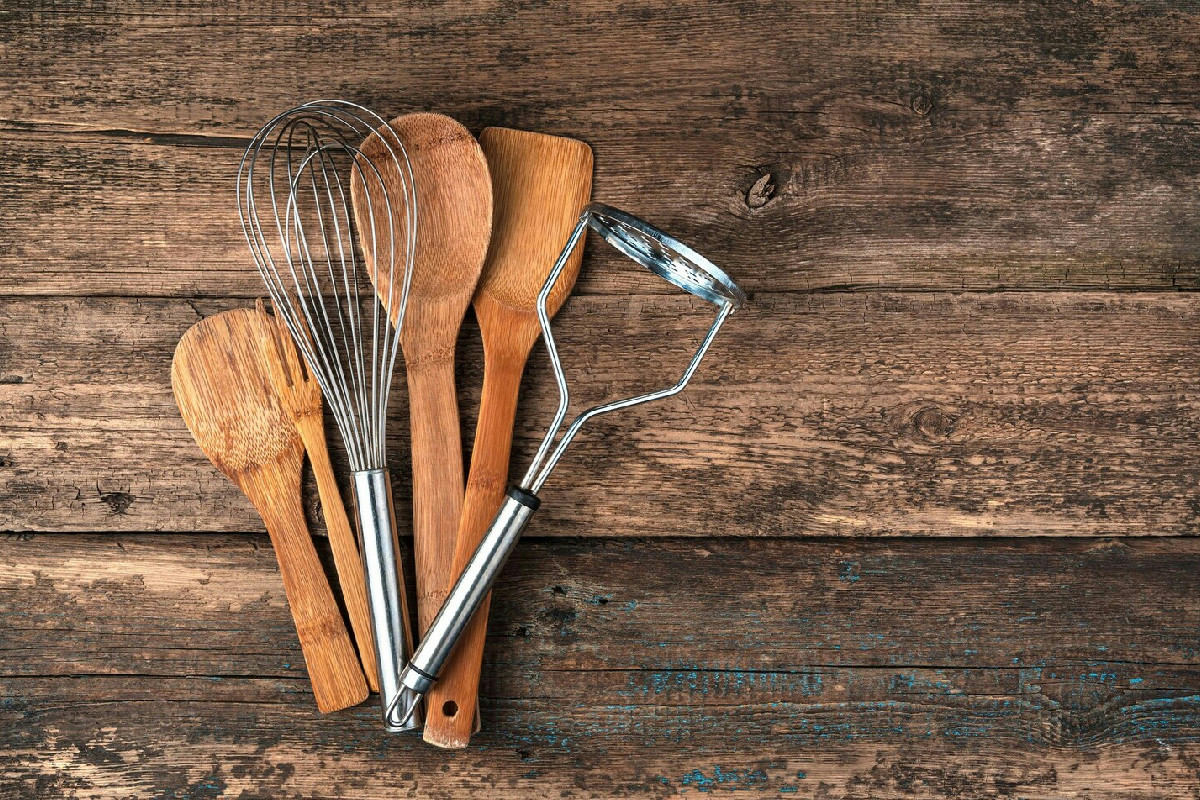 Utensili da cucina comuni rilasciano sostanze tossiche pericolose: come proteggere la salute del corpo umano